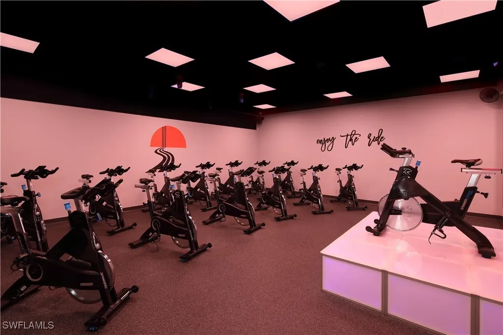 486 Edgemere Way E Naples FL 34105