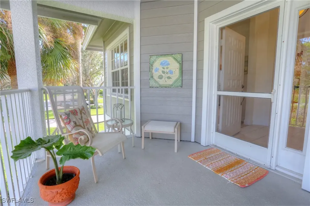 486 Edgemere Way E Naples FL 34105