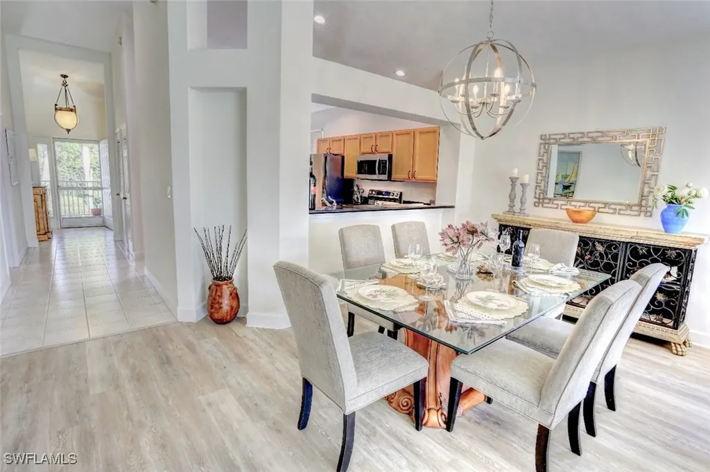 486 Edgemere Way E Naples FL 34105