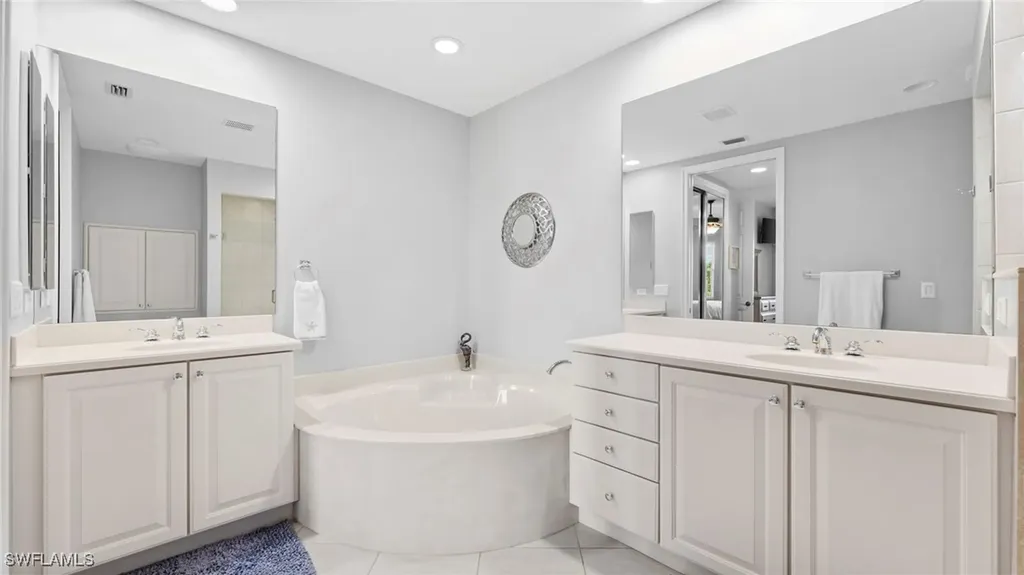 7876 Hawthorne Drive Naples FL 34113