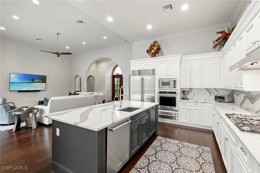 2896 Tiburon Boulevard E Naples FL 34109