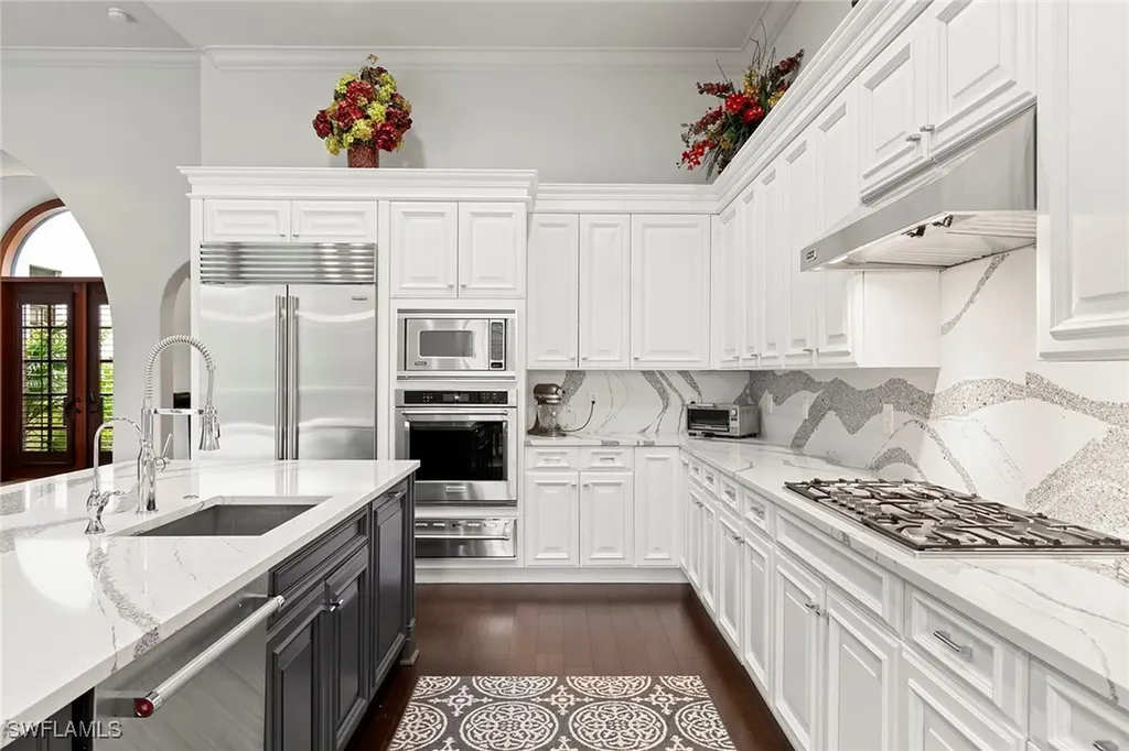 2896 Tiburon Boulevard E Naples FL 34109