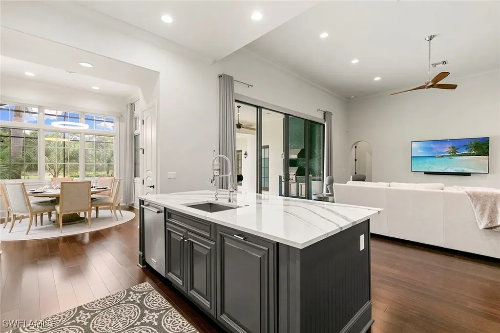 2896 Tiburon Boulevard E Naples FL 34109