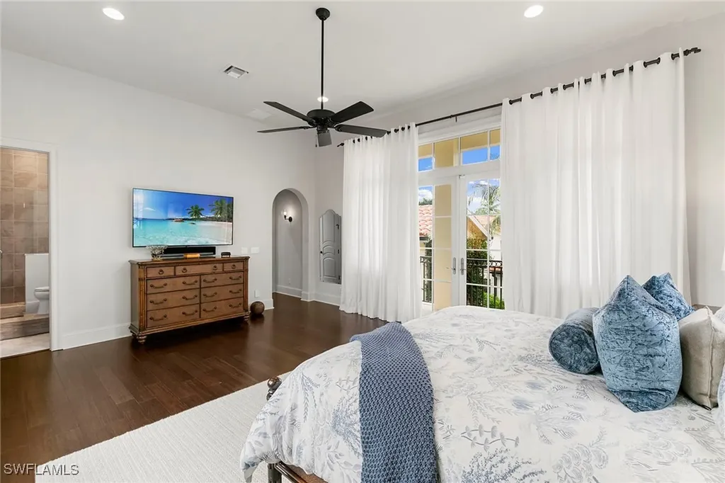2896 Tiburon Boulevard E Naples FL 34109