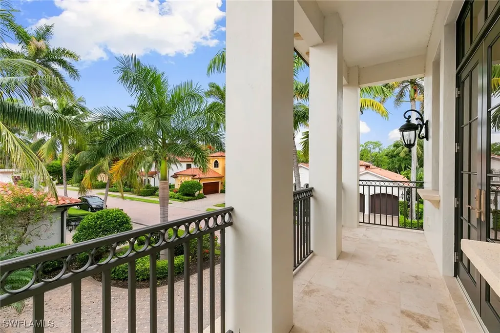 2896 Tiburon Boulevard E Naples FL 34109