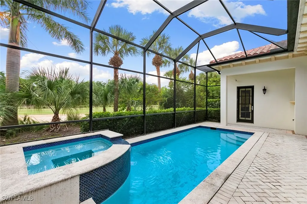 2896 Tiburon Boulevard E Naples FL 34109