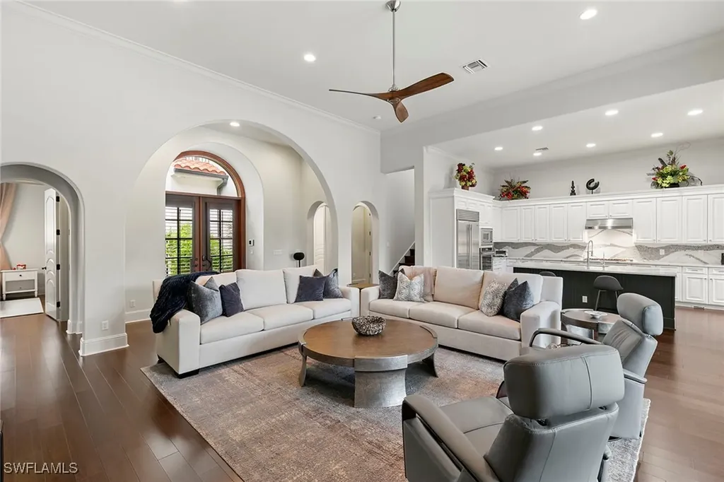 2896 Tiburon Boulevard E Naples FL 34109