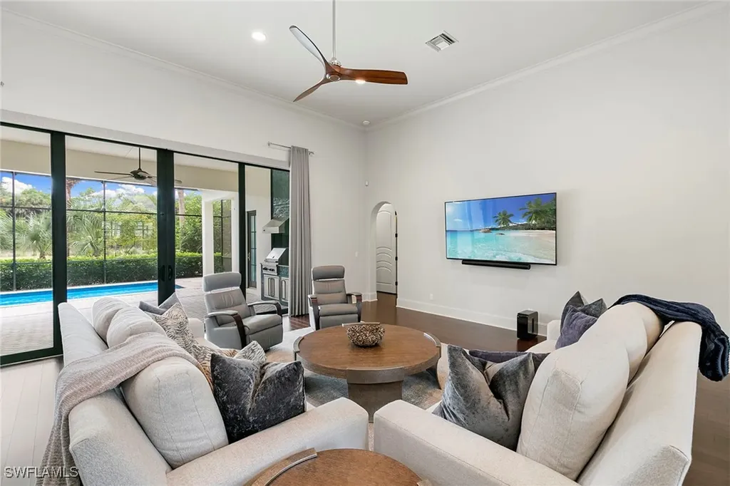 2896 Tiburon Boulevard E Naples FL 34109