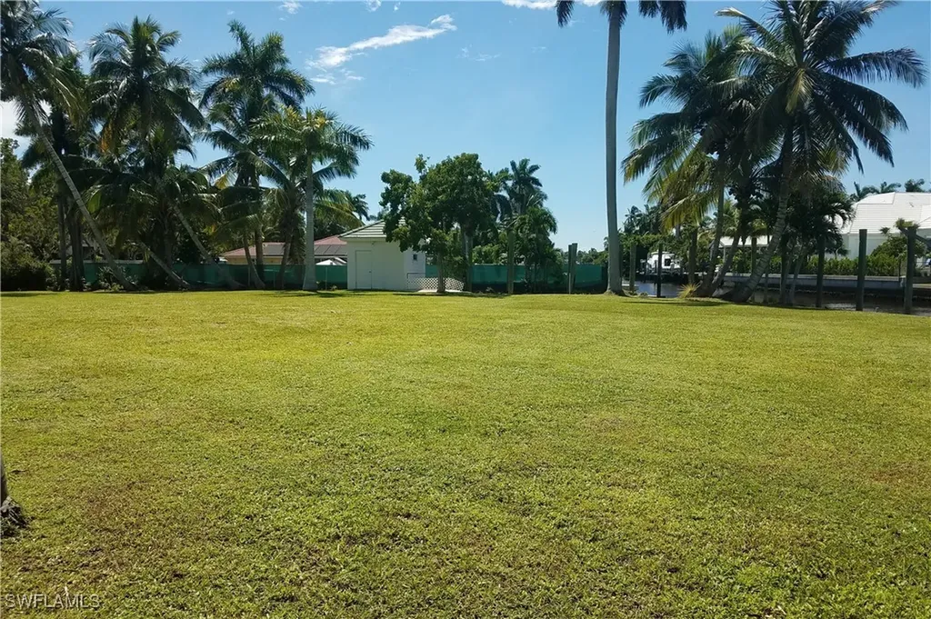 930 18th Avenue S Naples FL 34102