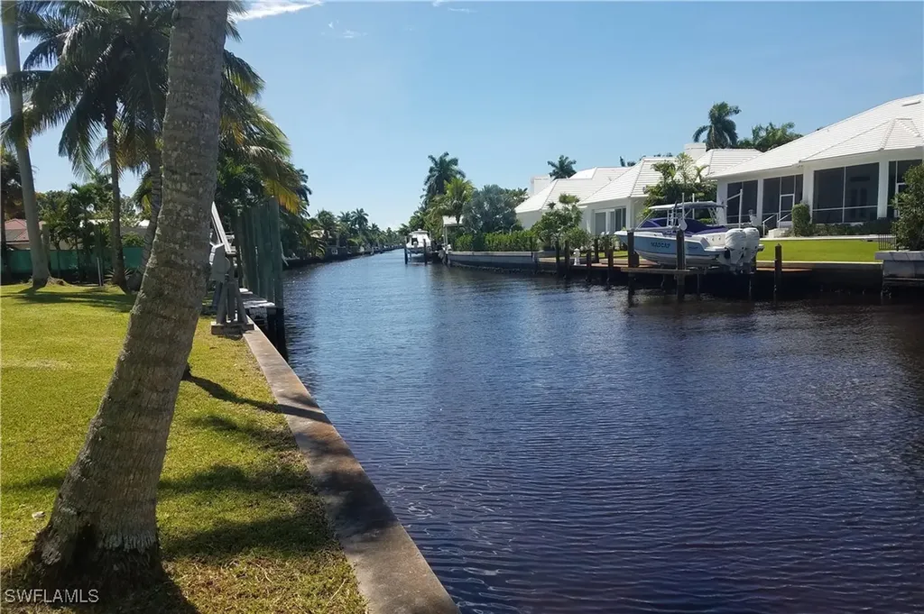 930 18th Avenue S Naples FL 34102