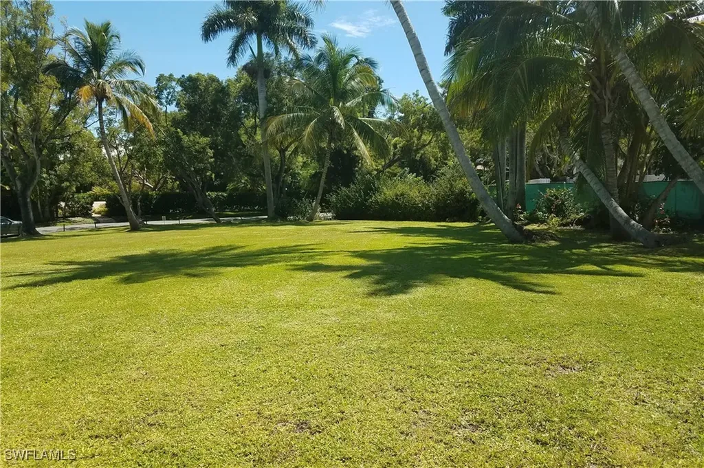 930 18th Avenue S Naples FL 34102