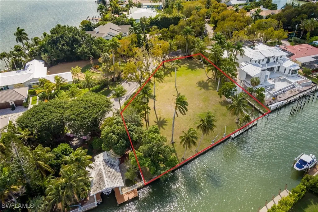 930 18th Avenue S Naples FL 34102