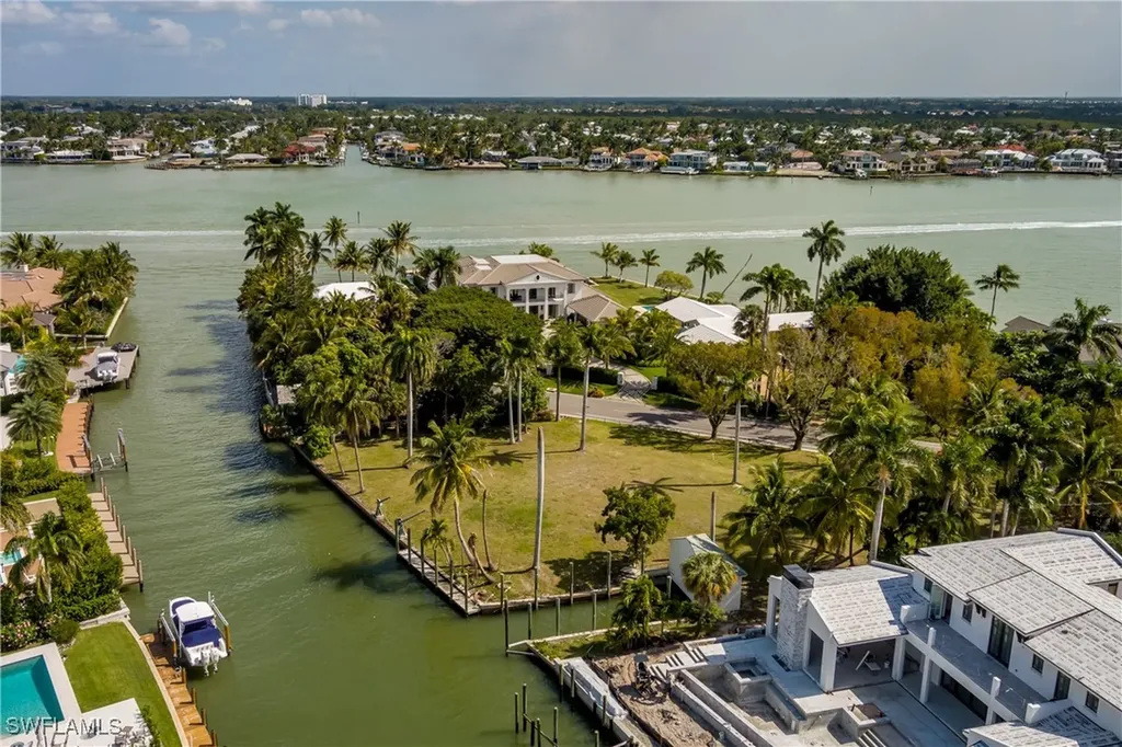 930 18th Avenue S Naples FL 34102