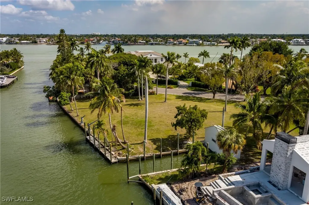 930 18th Avenue S Naples FL 34102