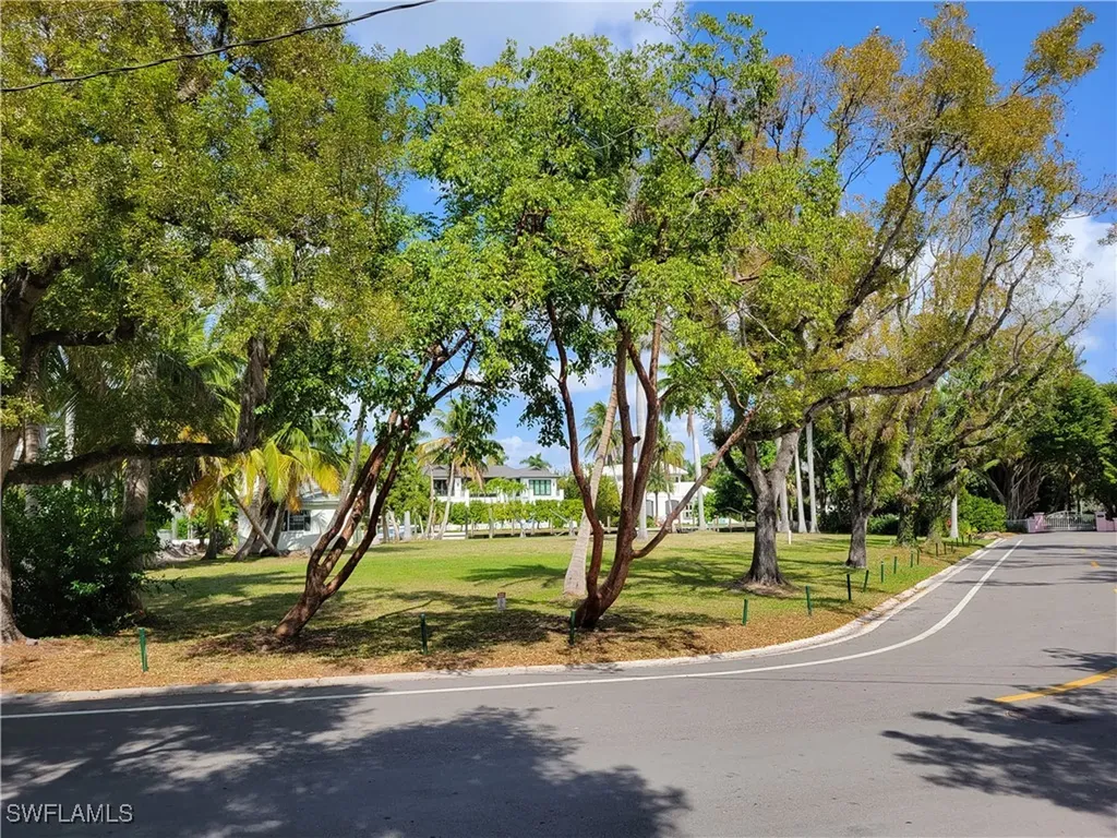 930 18th Avenue S Naples FL 34102