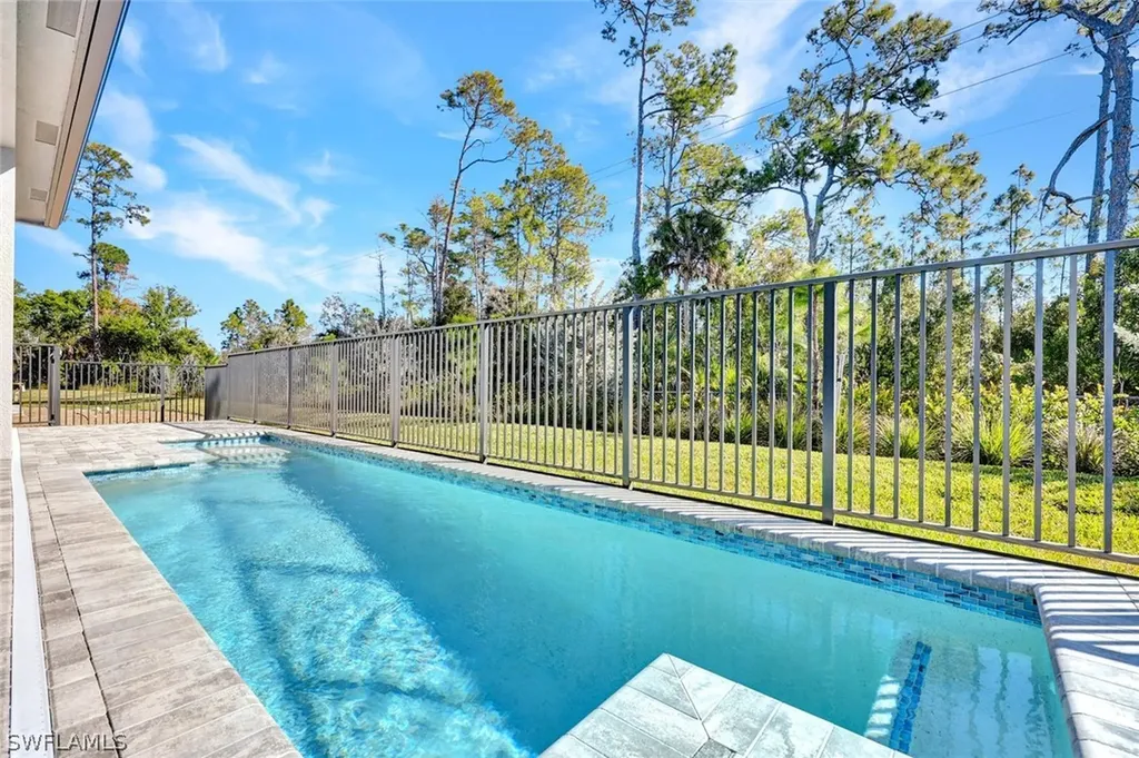 Naples FL, 2440 Cambridge Way