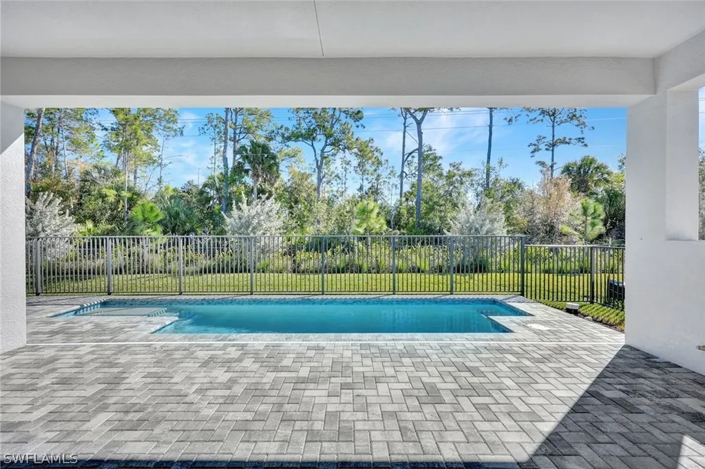 2440 Cambridge Way Naples FL 34112