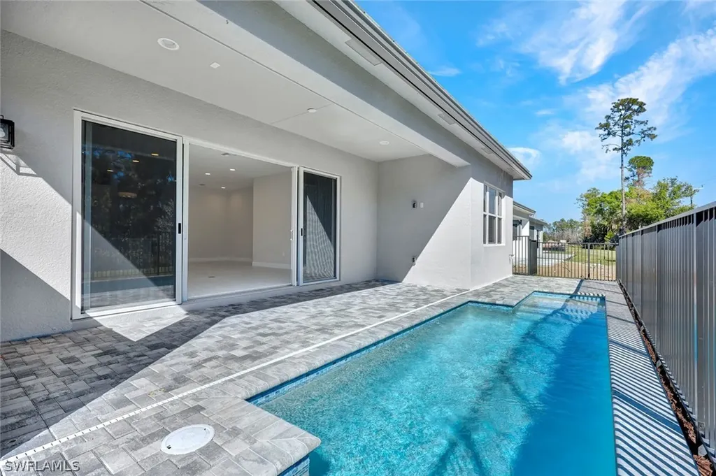 2440 Cambridge Way Naples FL 34112