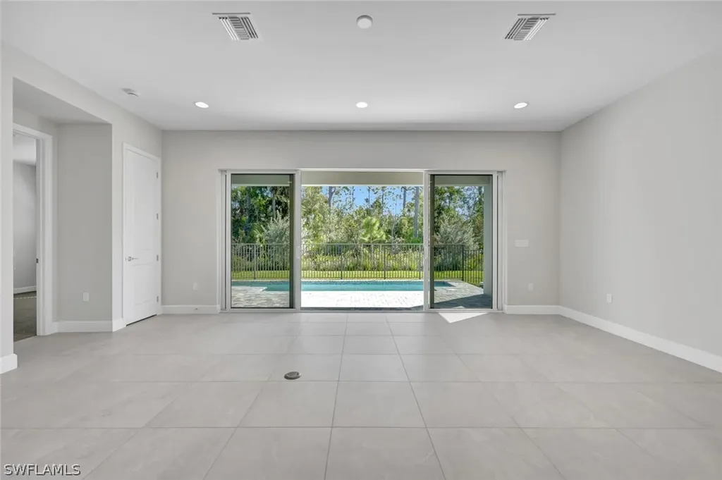 2440 Cambridge Way Naples FL 34112