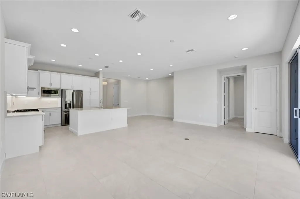2440 Cambridge Way Naples FL 34112