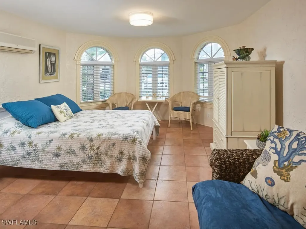 720 17th Avenue S Naples FL 34102