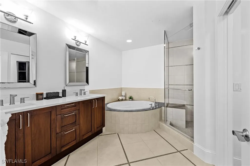 9115 Strada Place Naples FL 34108