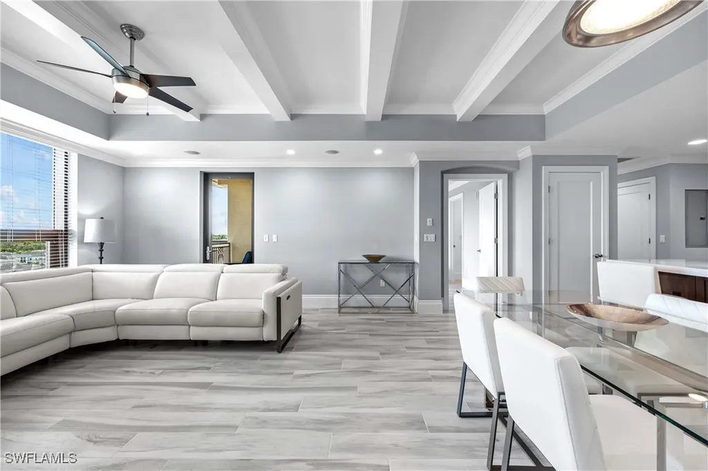 9115 Strada Place Naples FL 34108