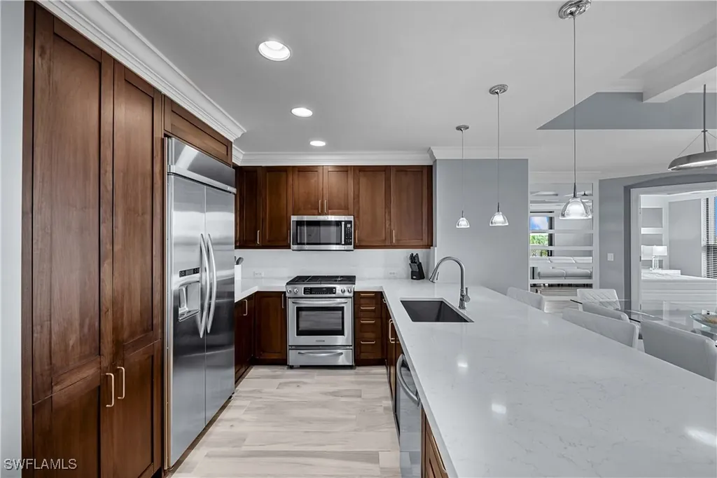 9115 Strada Place Naples FL 34108
