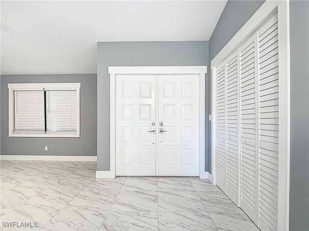 183 Round Key Circle Naples FL 34112