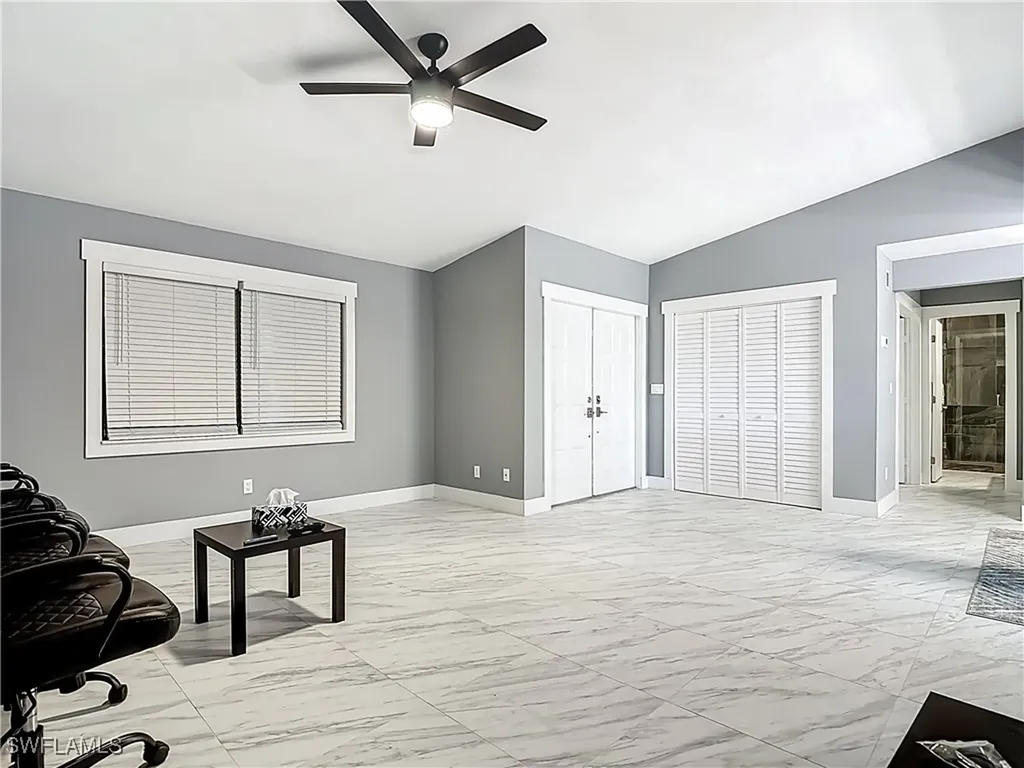183 Round Key Circle Naples FL 34112