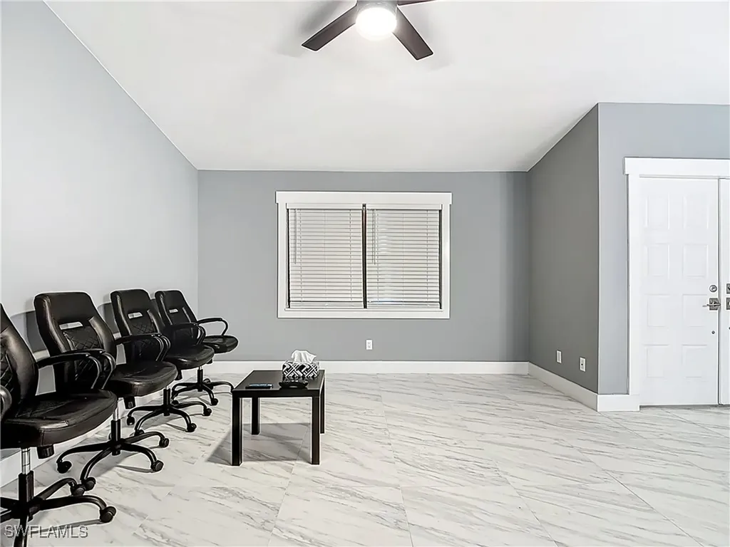 183 Round Key Circle Naples FL 34112
