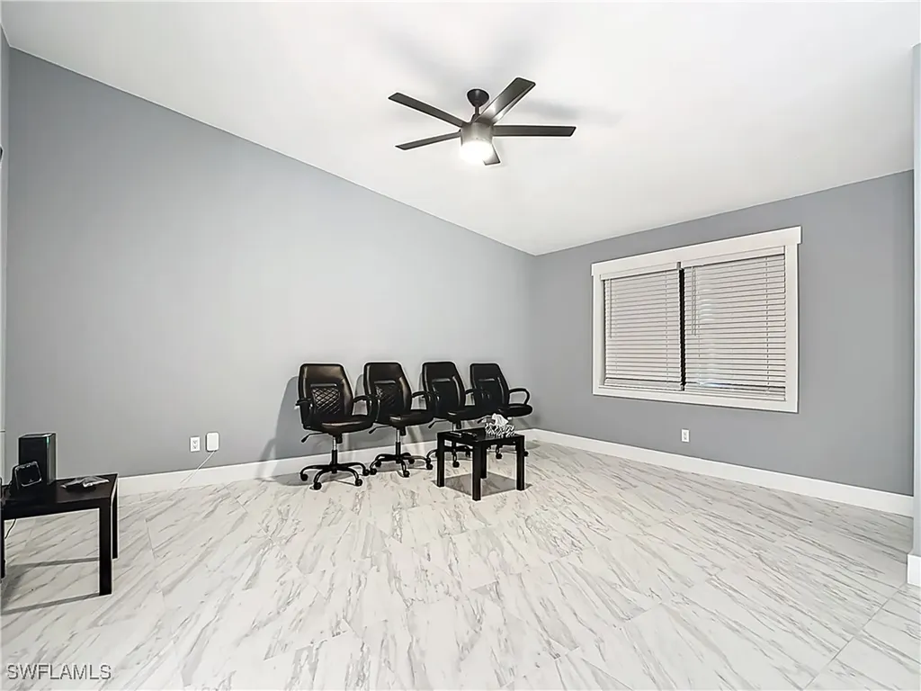 183 Round Key Circle Naples FL 34112
