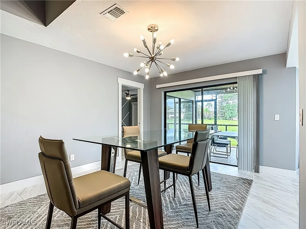 183 Round Key Circle Naples FL 34112