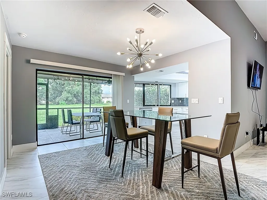 183 Round Key Circle Naples FL 34112