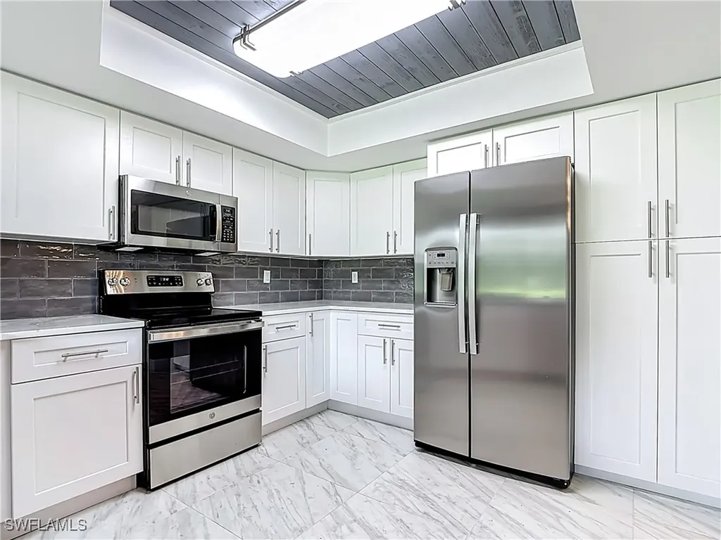 183 Round Key Circle Naples FL 34112