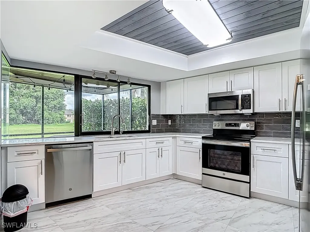 183 Round Key Circle Naples FL 34112