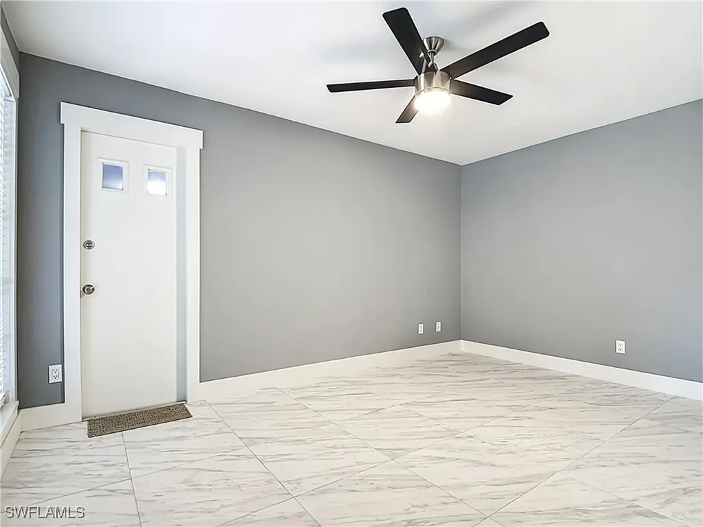 183 Round Key Circle Naples FL 34112