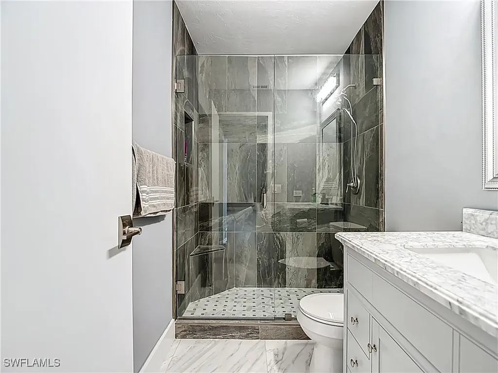 183 Round Key Circle Naples FL 34112