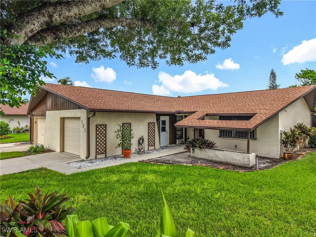 183 Round Key Circle Naples FL 34112