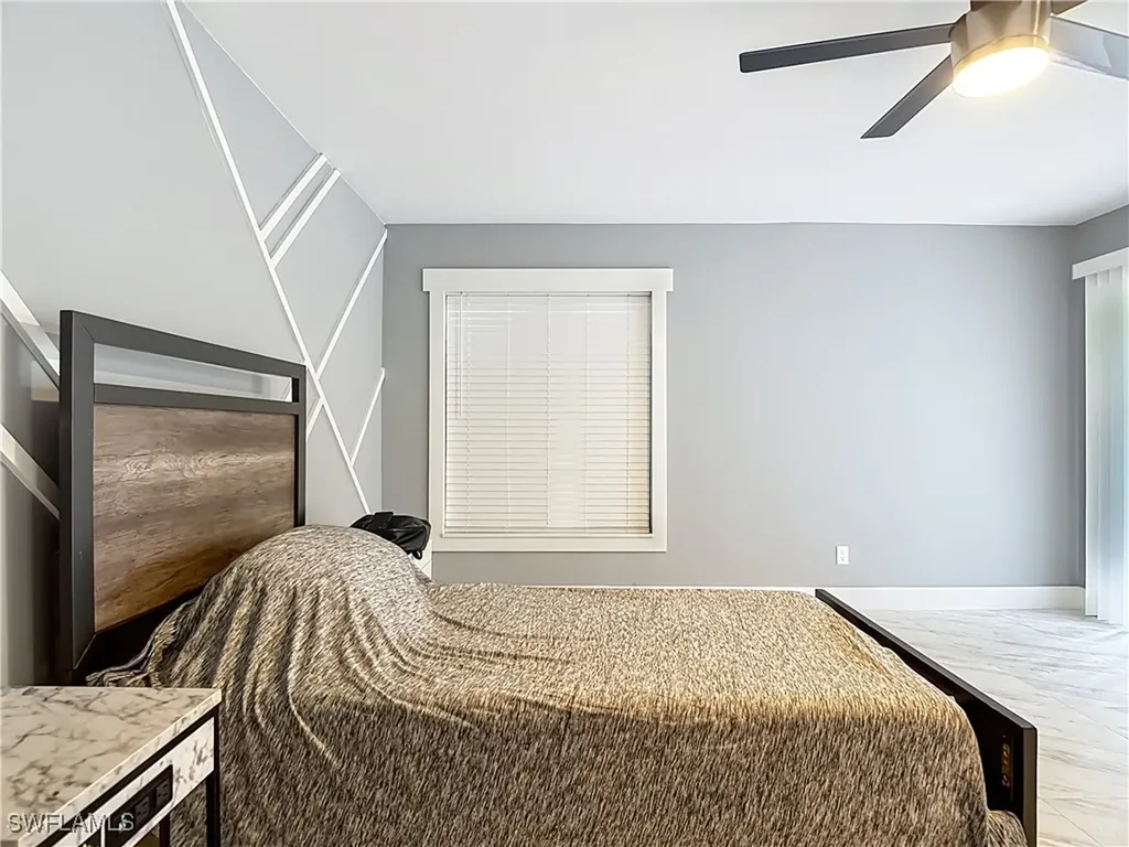 183 Round Key Circle Naples FL 34112