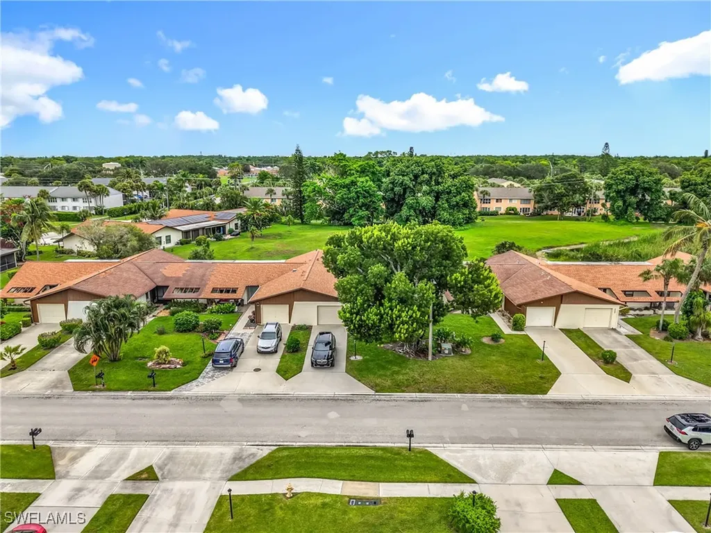 183 Round Key Circle Naples FL 34112