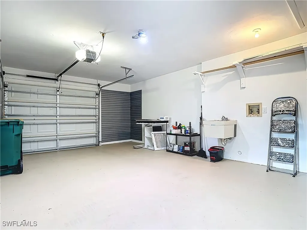 183 Round Key Circle Naples FL 34112
