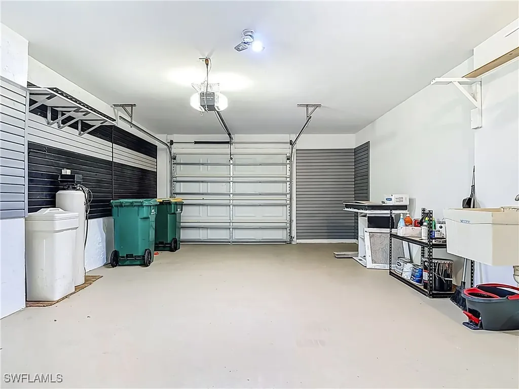 183 Round Key Circle Naples FL 34112