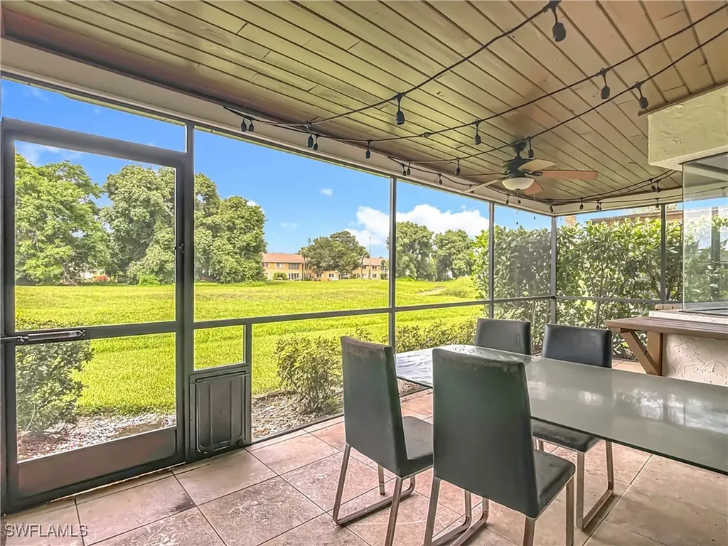 183 Round Key Circle Naples FL 34112