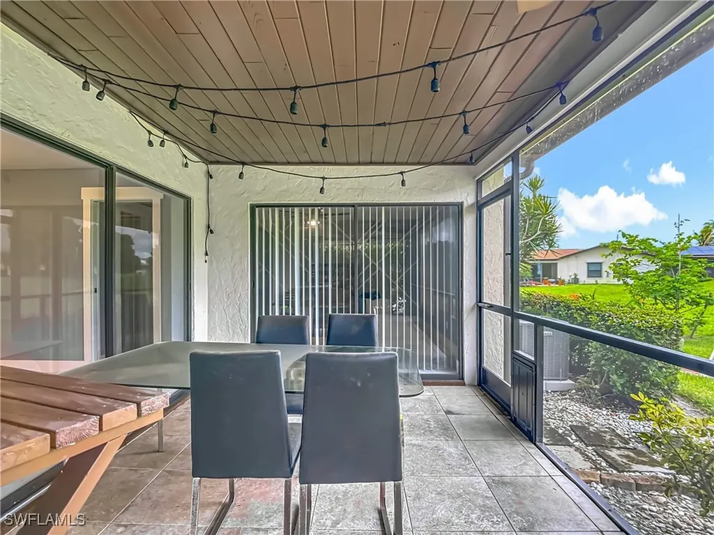 183 Round Key Circle Naples FL 34112