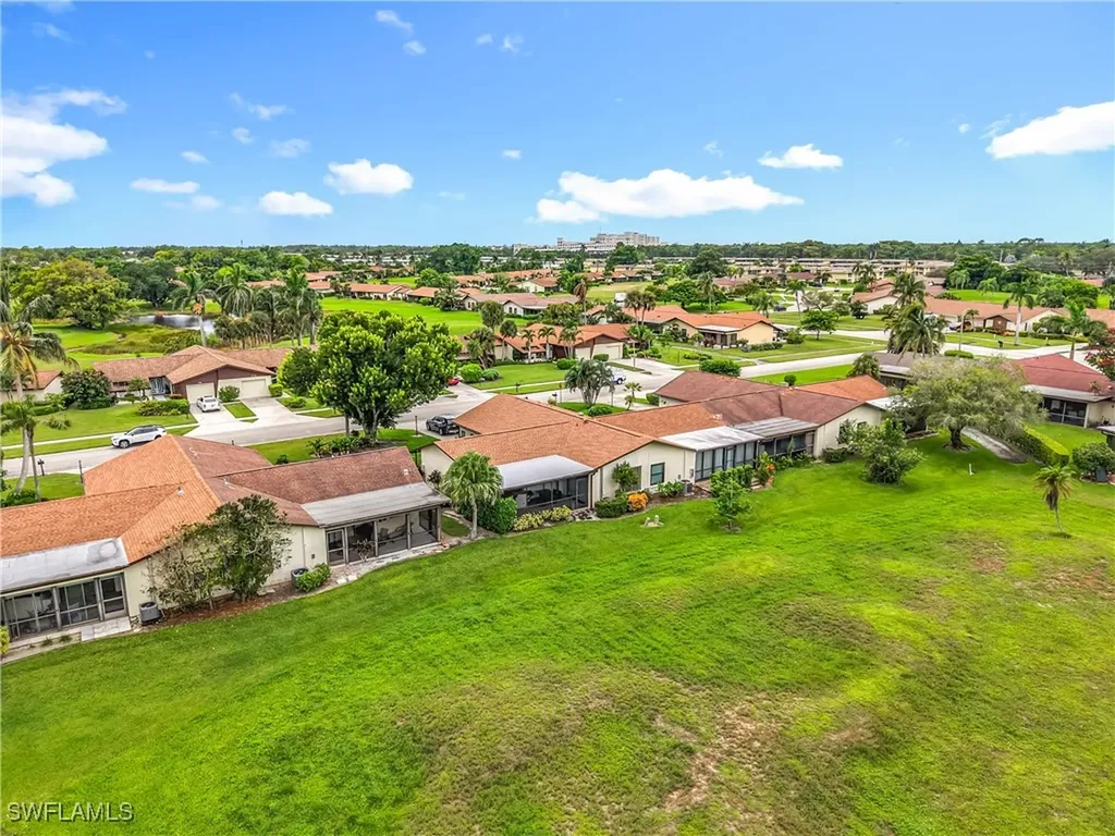 183 Round Key Circle Naples FL 34112