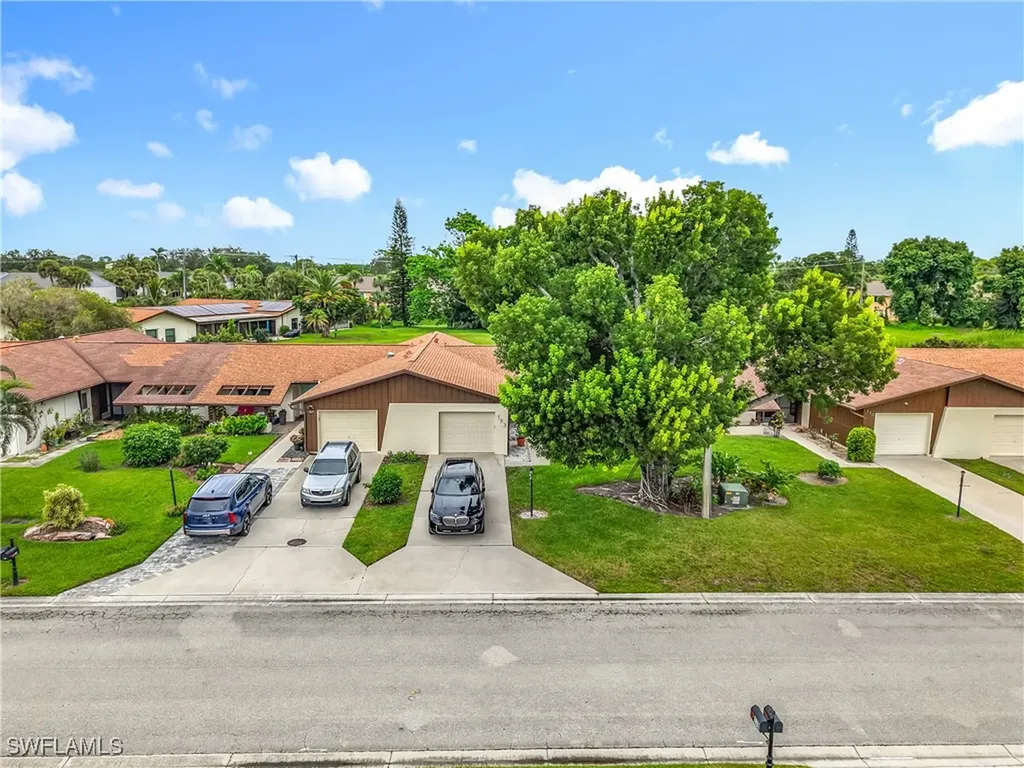 183 Round Key Circle Naples FL 34112