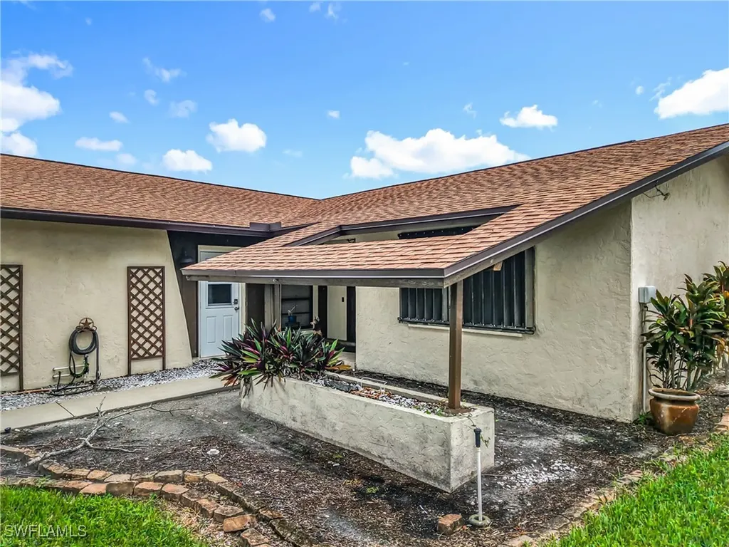 183 Round Key Circle Naples FL 34112