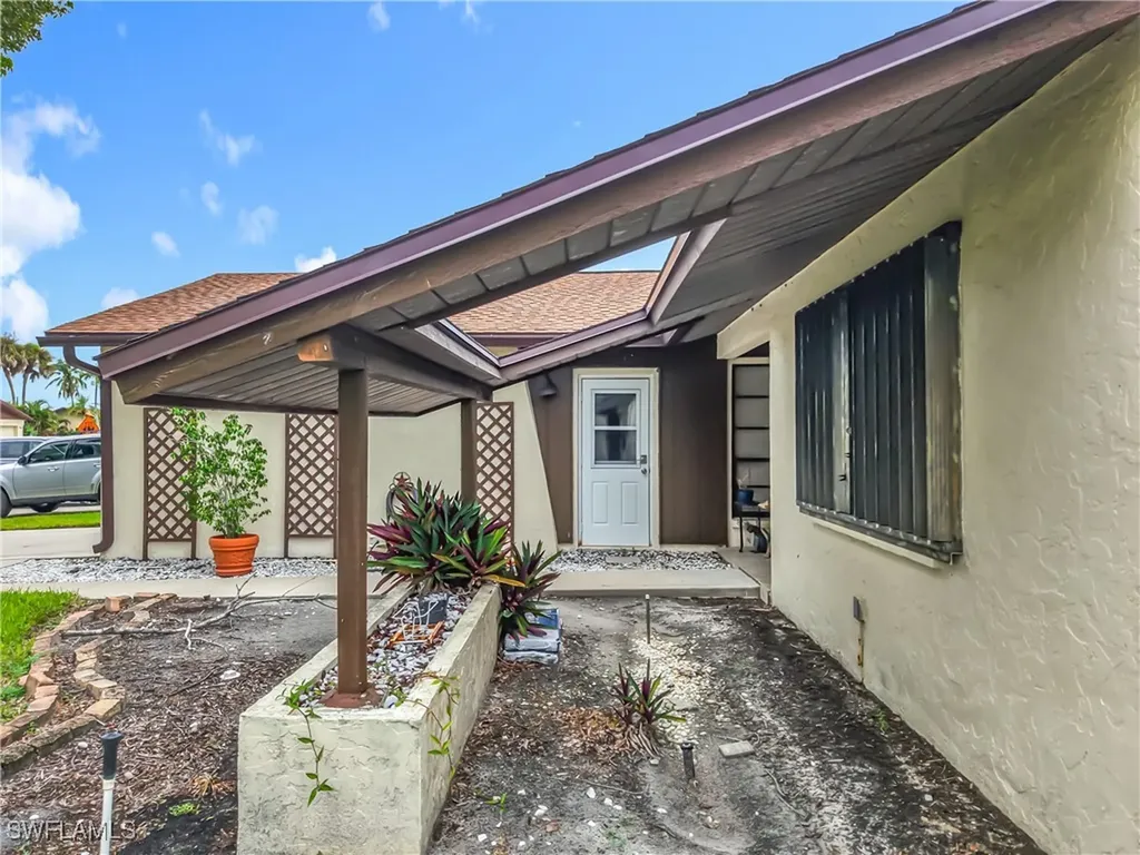 183 Round Key Circle Naples FL 34112