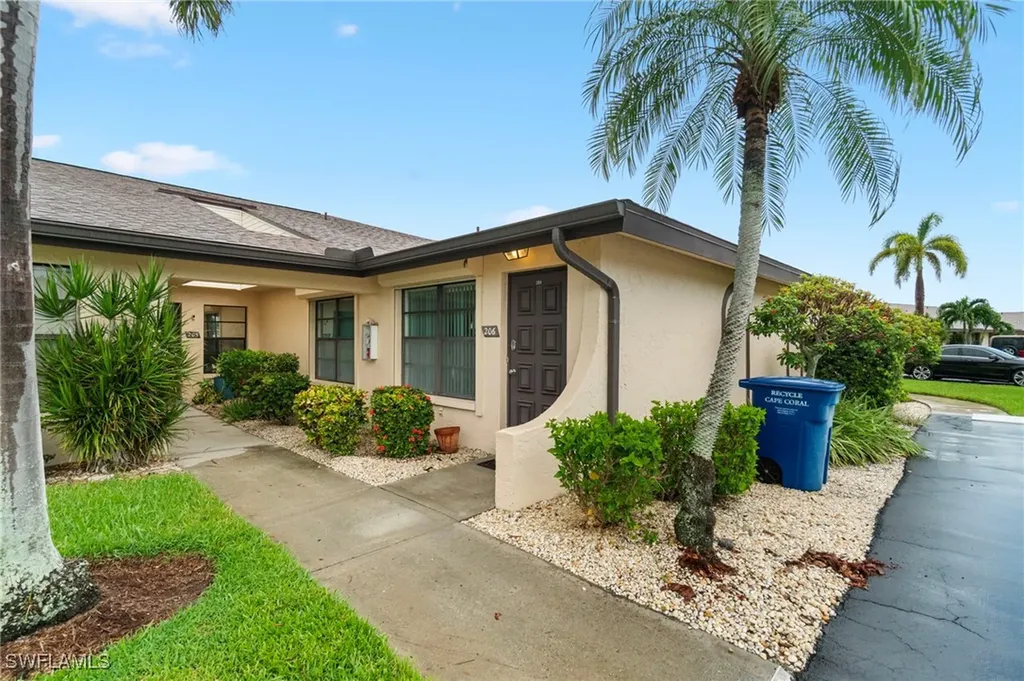 3913 SE 11th Avenue Cape Coral FL 33904